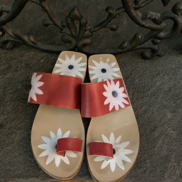 Emozioni Daisy Sandals - Picture 1 of 3